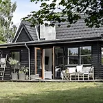Cozy Vacation Very Close To The